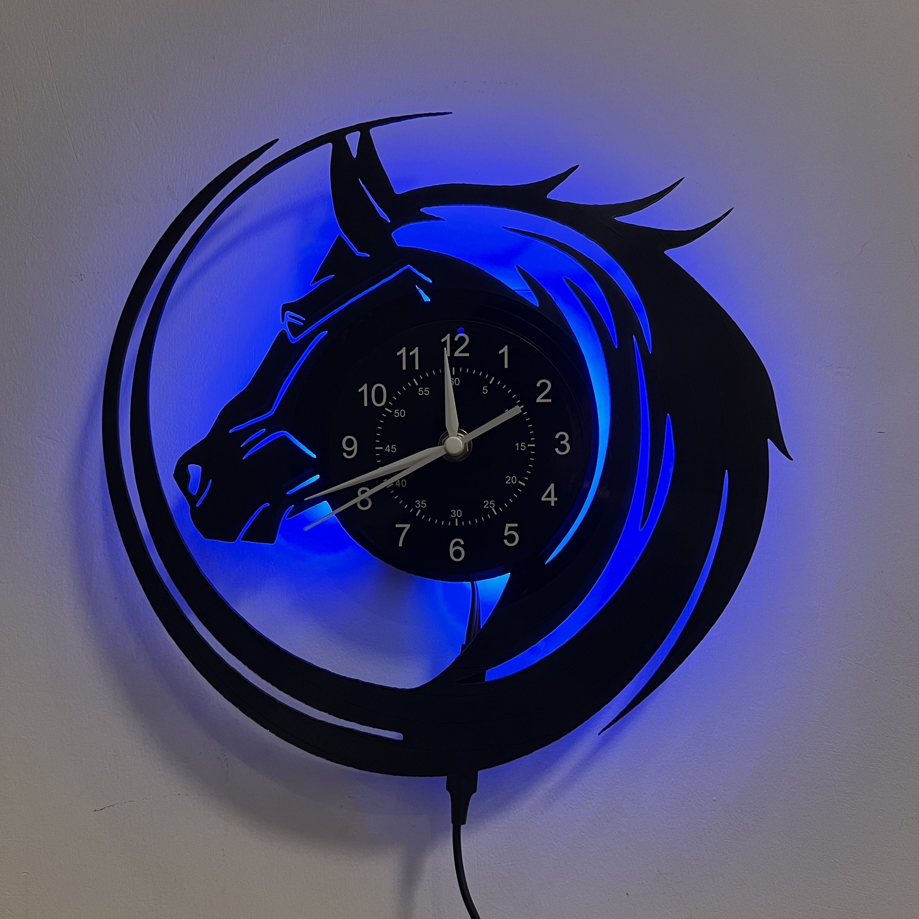 Luminous Vinyl Wall Clock Designed for Horse Enthusiasts, Perfect for Decorating Living Rooms And Bedrooms. an Ideal Gift for Birthdays And Christmas for Friends And Loved Ones. Note: Battery Not Included