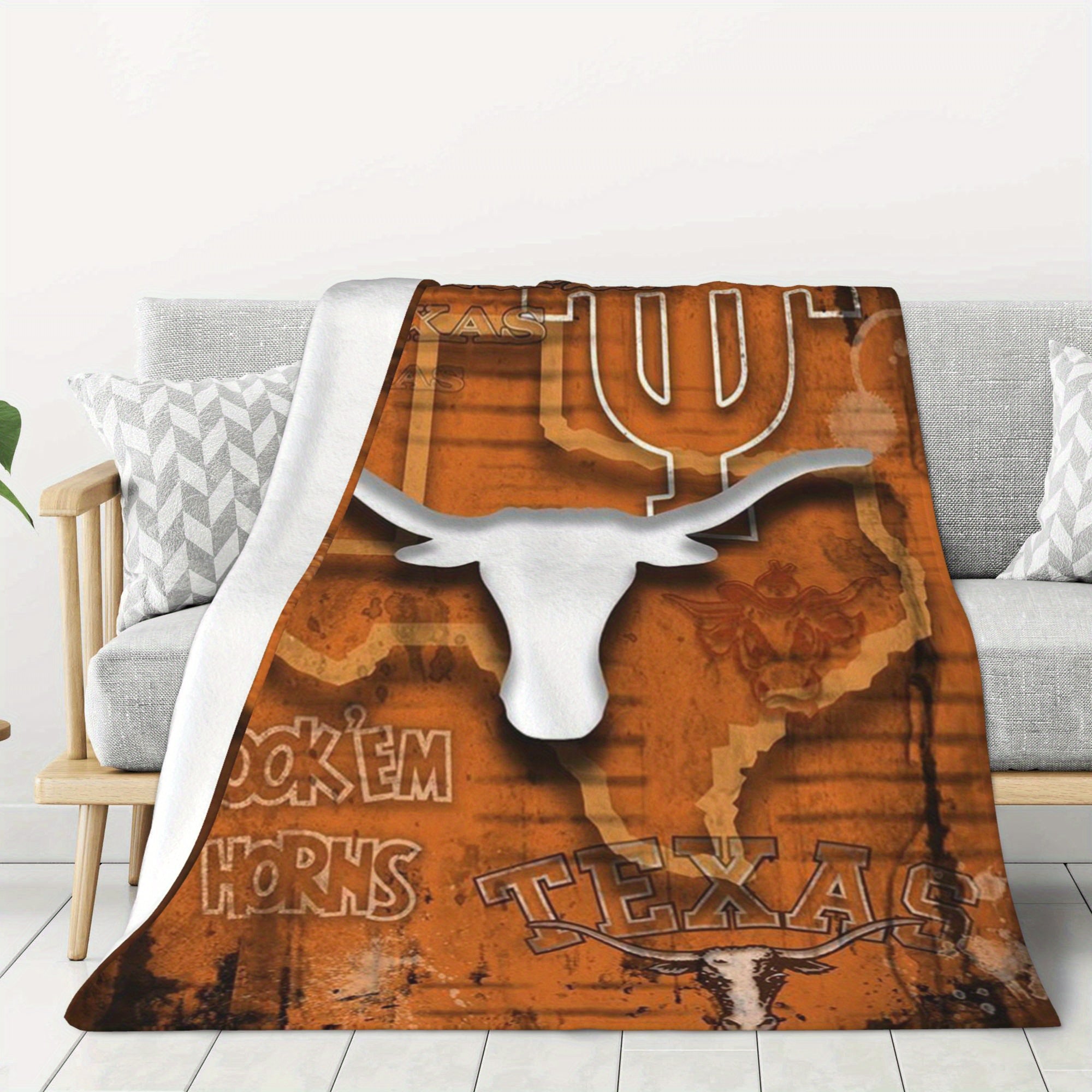 Vintage Texas Longhorns Flannel Throw Blanket – Soft & Warm All-Season Blanket with Bull Head & "TEXAS" Design – Perfect for Home, Office, Car, and Camping – Cozy Gift for Fans