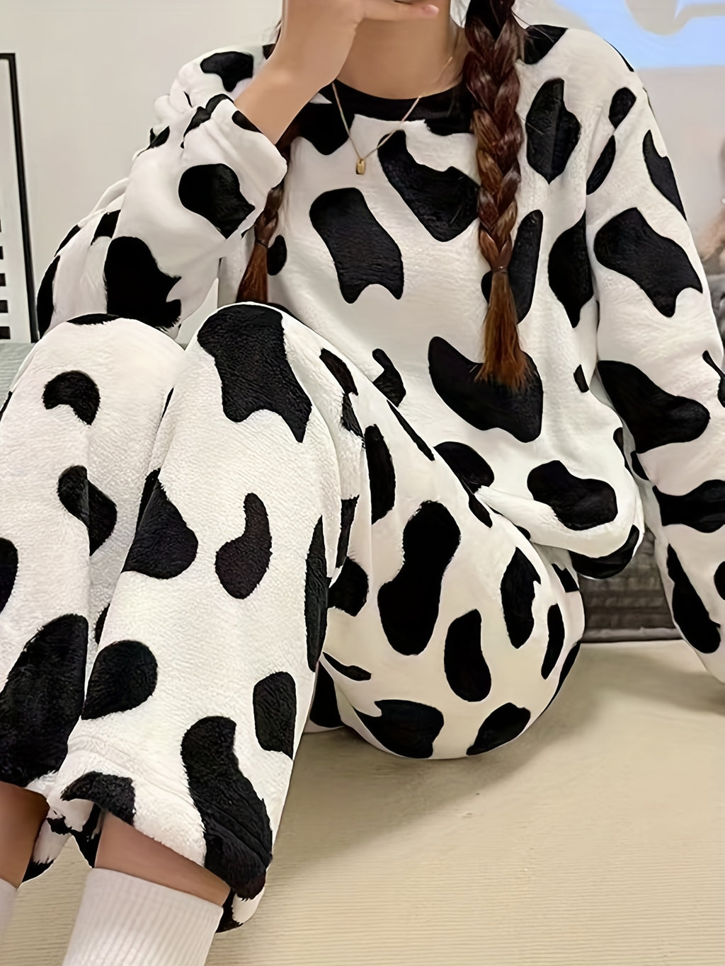 Teen's Cozy Cow Print Pajama Set - Cute Winter Long Sleeve Crew Neck Sleepwear, Hand Washable