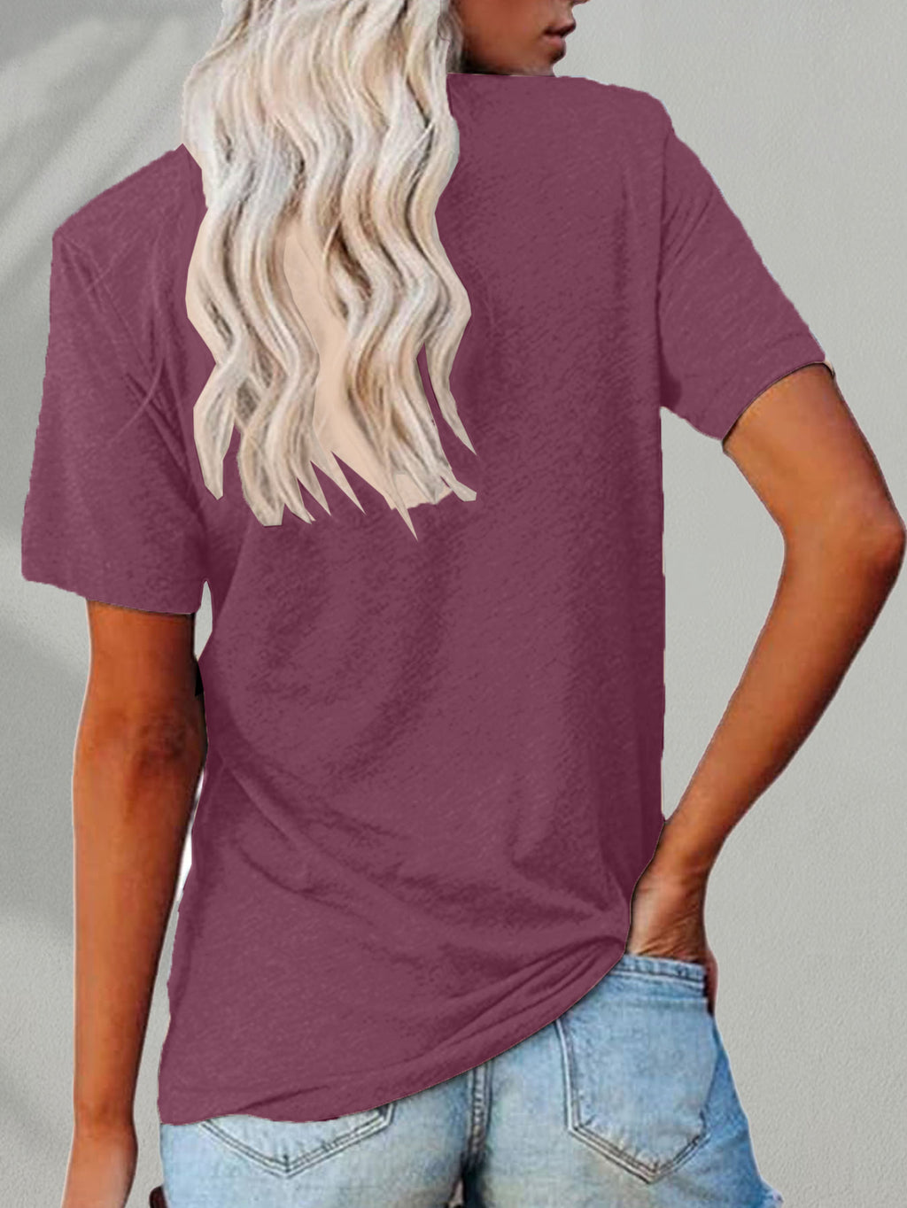 First of All, I'm a Delight" Raccoon Graphic T-Shirt - Lightweight Breathable Fabric, Casual Summer Short Sleeve Tee for Women - Perfect Gift for Friends & Family, Ideal for Casual Outings & Everyday Wear