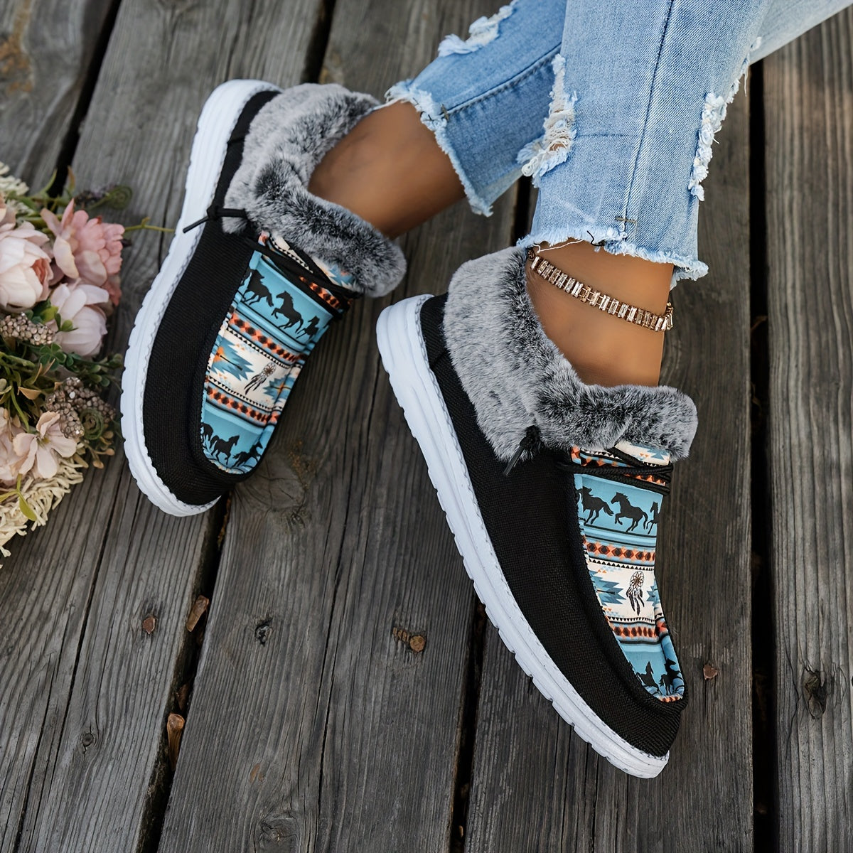 Velvet Horse Pattern Canvas Shoes - Women's Casual Round Head Elastic Strap Flat Sports Shoes with Breathable, Non-Slip, and Easy Wear Features - Perfect for Light Work and Daily Wear