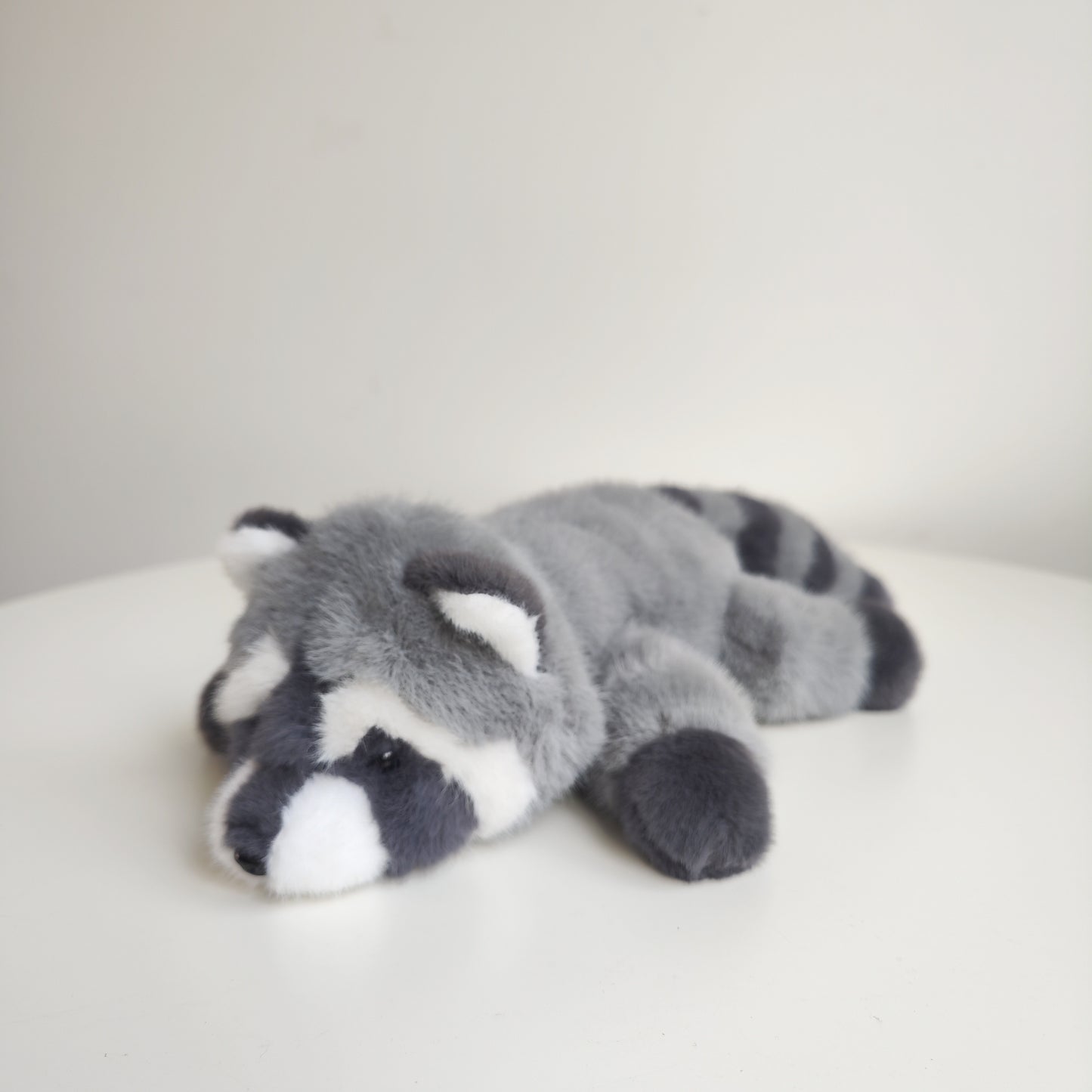 1pc Grey Raccoon Plush Doll, Soft Synthetic Stuffed Animal, Collectible Lesser Panda Plushie, Ideal for Wedding, Christmas, Halloween Decor, Room Decoration, Perfect Gift for Friends