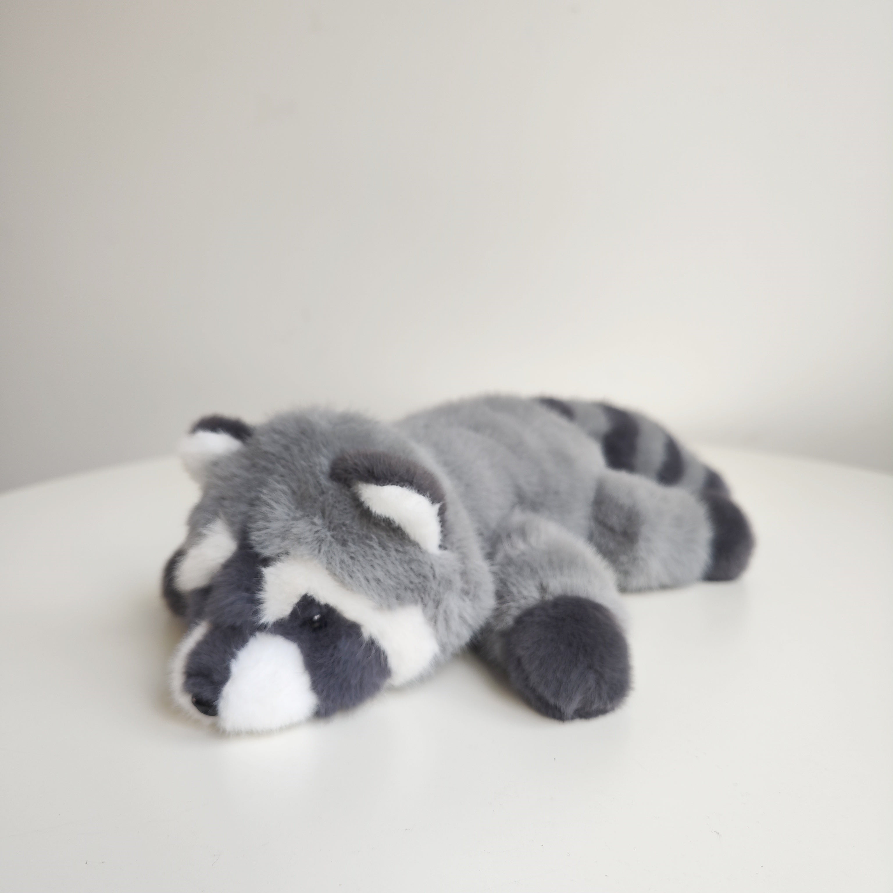 1pc Grey Raccoon Plush Doll, Soft Synthetic Stuffed Animal, Collectible Lesser Panda Plushie, Ideal for Wedding, Christmas, Halloween Decor, Room Decoration, Perfect Gift for Friends