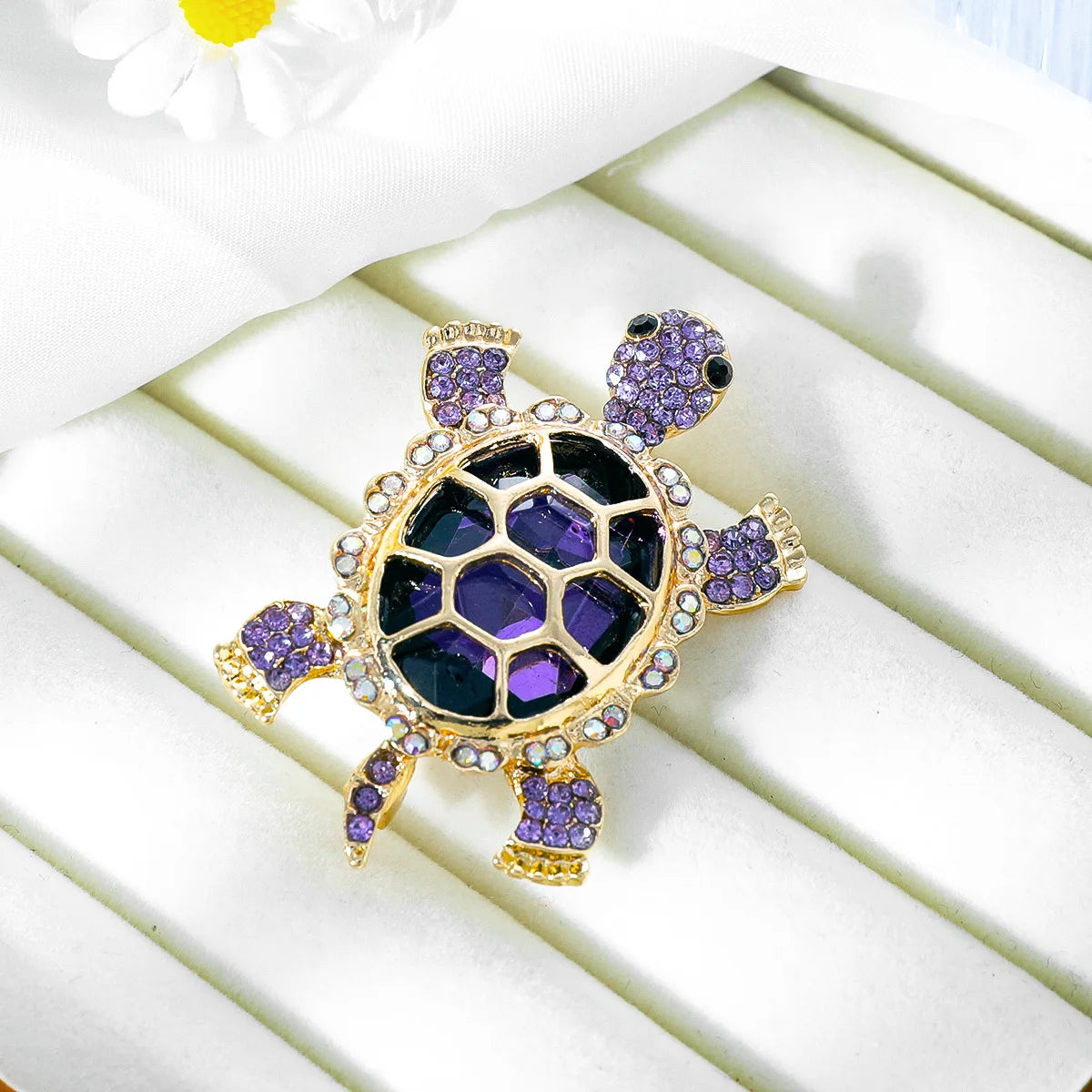 European and American Fashion Hot Selling Animal Turtle Brooch Cute Personality Clothing Coat Accessories Pin Corsage