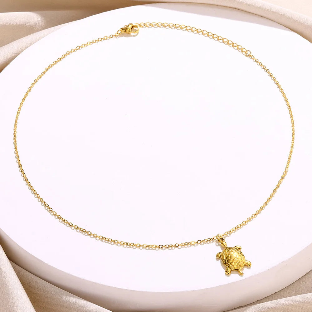 Duoying Fashion Small Turtle Pendant Necklace Cute Animal  for Gift Engagement Anniversary