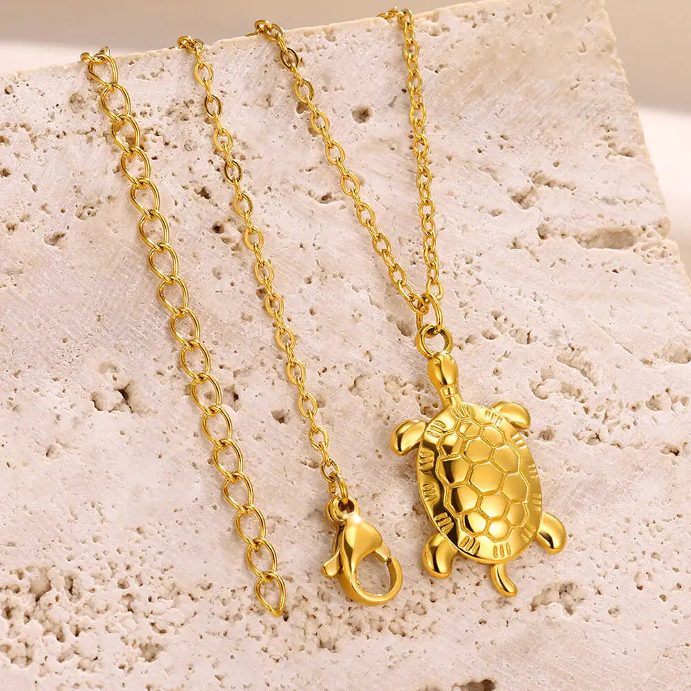 Duoying Fashion Small Turtle Pendant Necklace Cute Animal  for Gift Engagement Anniversary