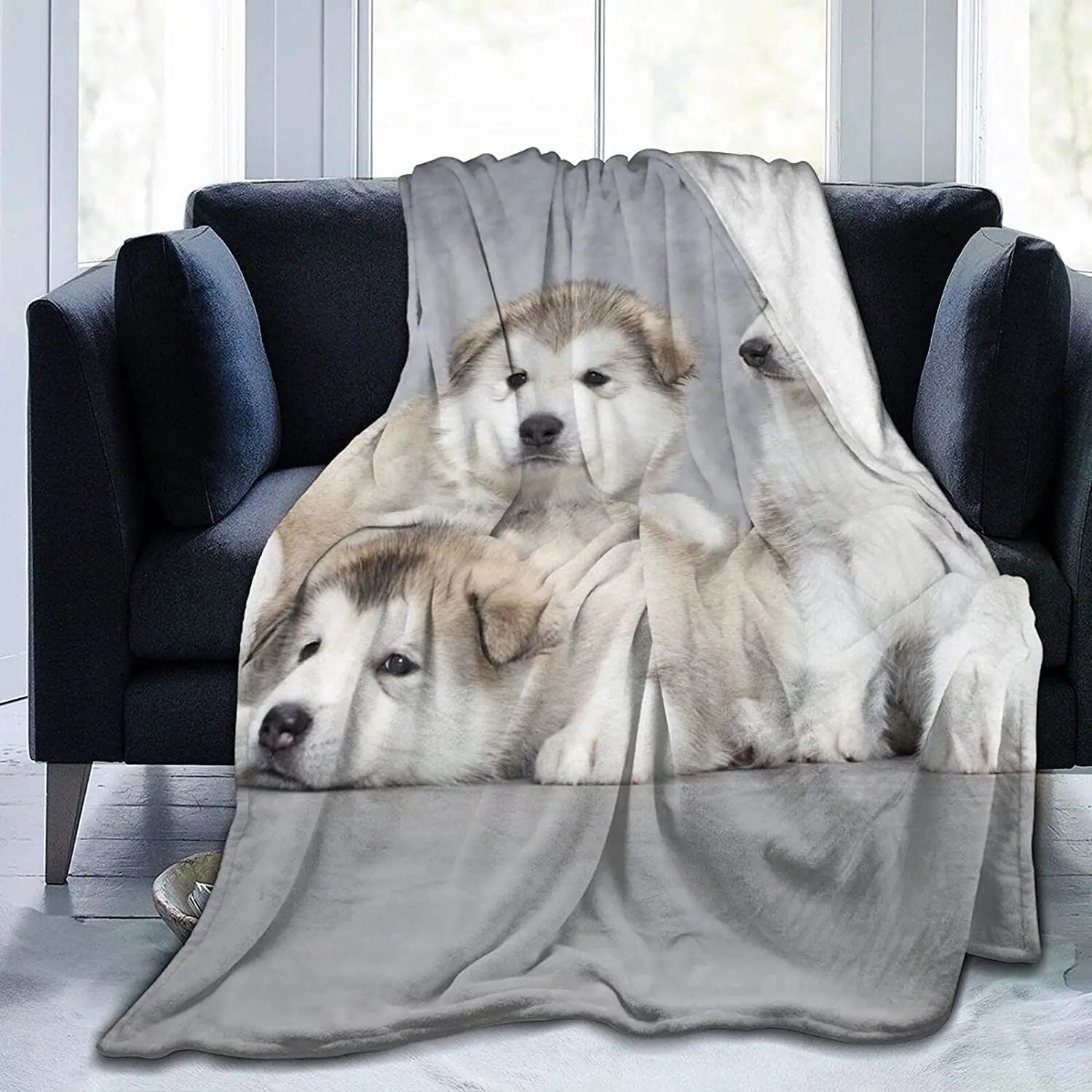 Alaskan Malamute Throw Blanket