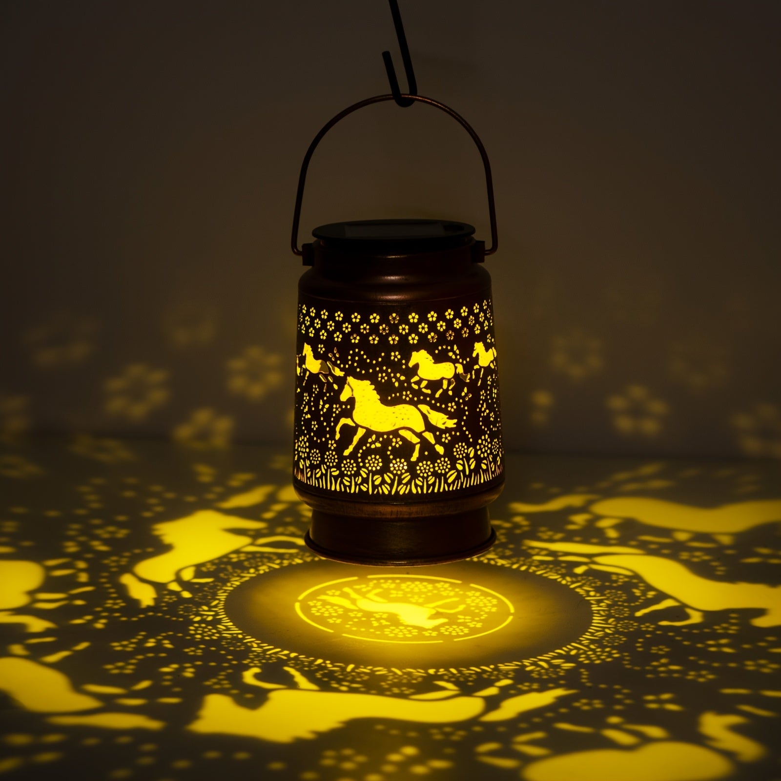 Horse Solar Lanterns Outdoor Horse Gifts For Women Mom Grandma, Horse Lovers Gifts, Birthaday Christmas Gifts For Mom Metal Decorative Lanterns For Yard Patio Lawn Solar Garden Decor